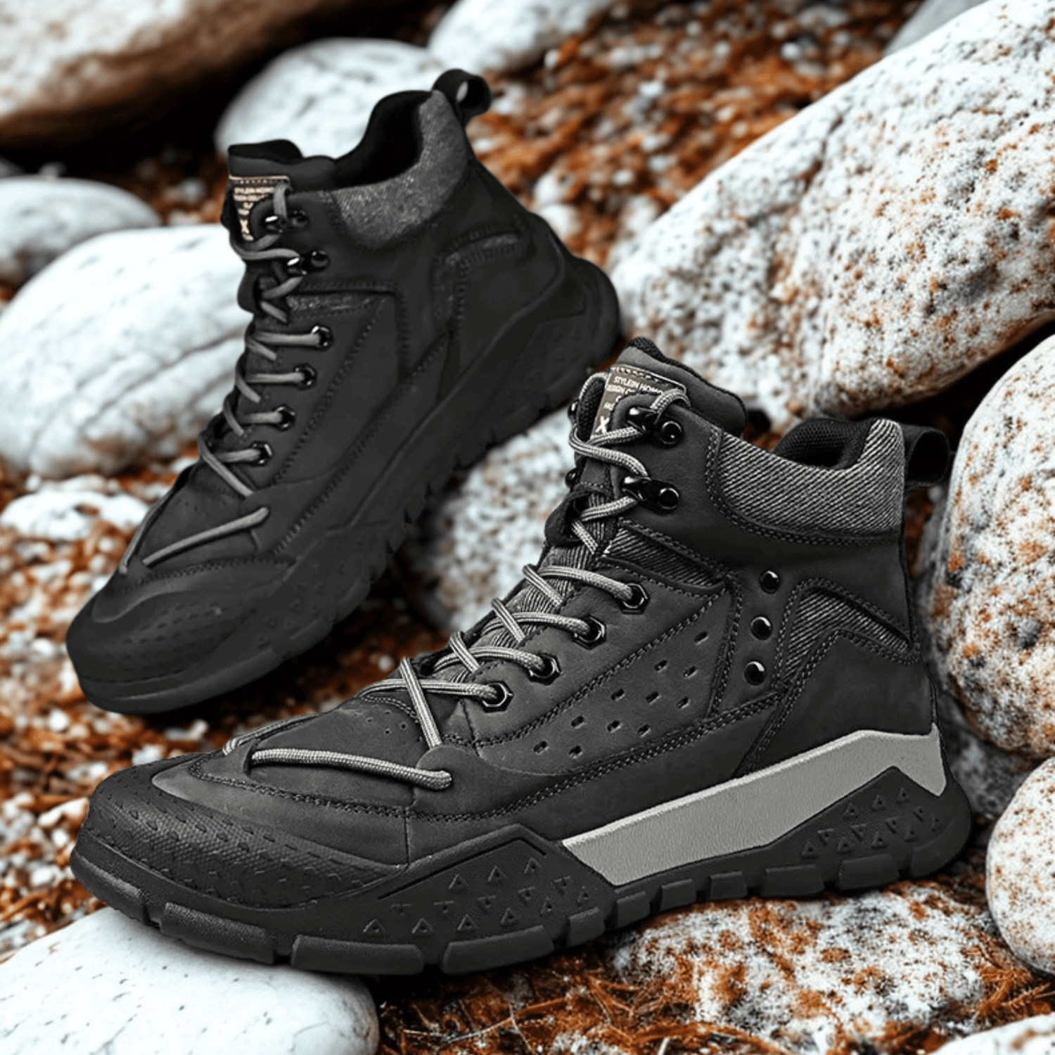 Classic lightweight waterproof hiking shoes, tough and slip-resistant design for comfort and durability.